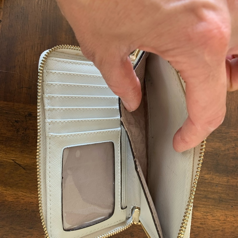 Michael kors wallet